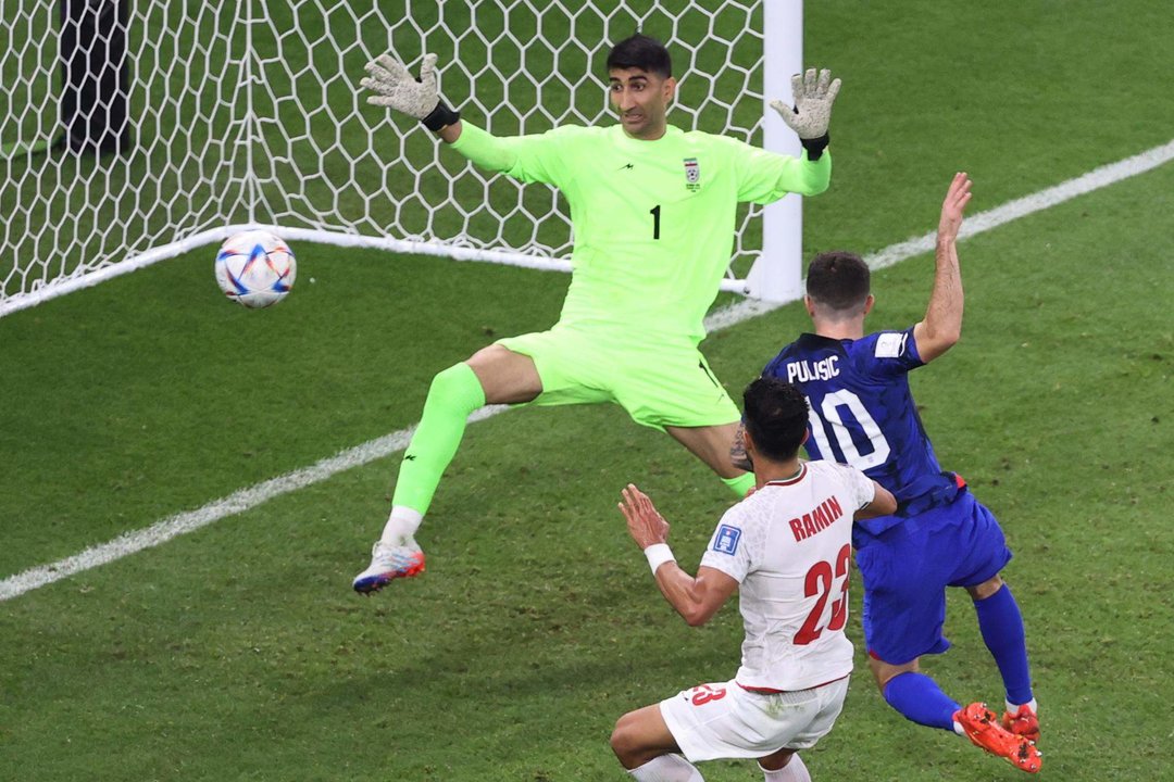 Cristiano Pulisic de los EE.UU. logra el 0-1 en Al Thumama Estadio en Doha, Qatar, 29 noviembre 2022. EFE/EPA/Ali Haider